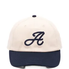 Бейсболка с вышитым логотипом Бейсболка с вышитым логотипом