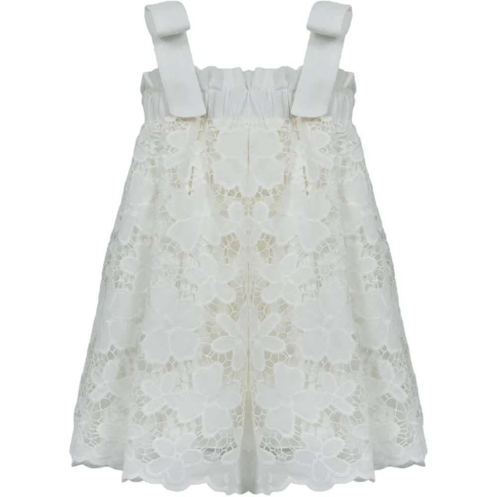 Платье с цветочной вышивкой