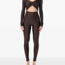 Комбинезон с открытыми плечами и перекрученным элементом