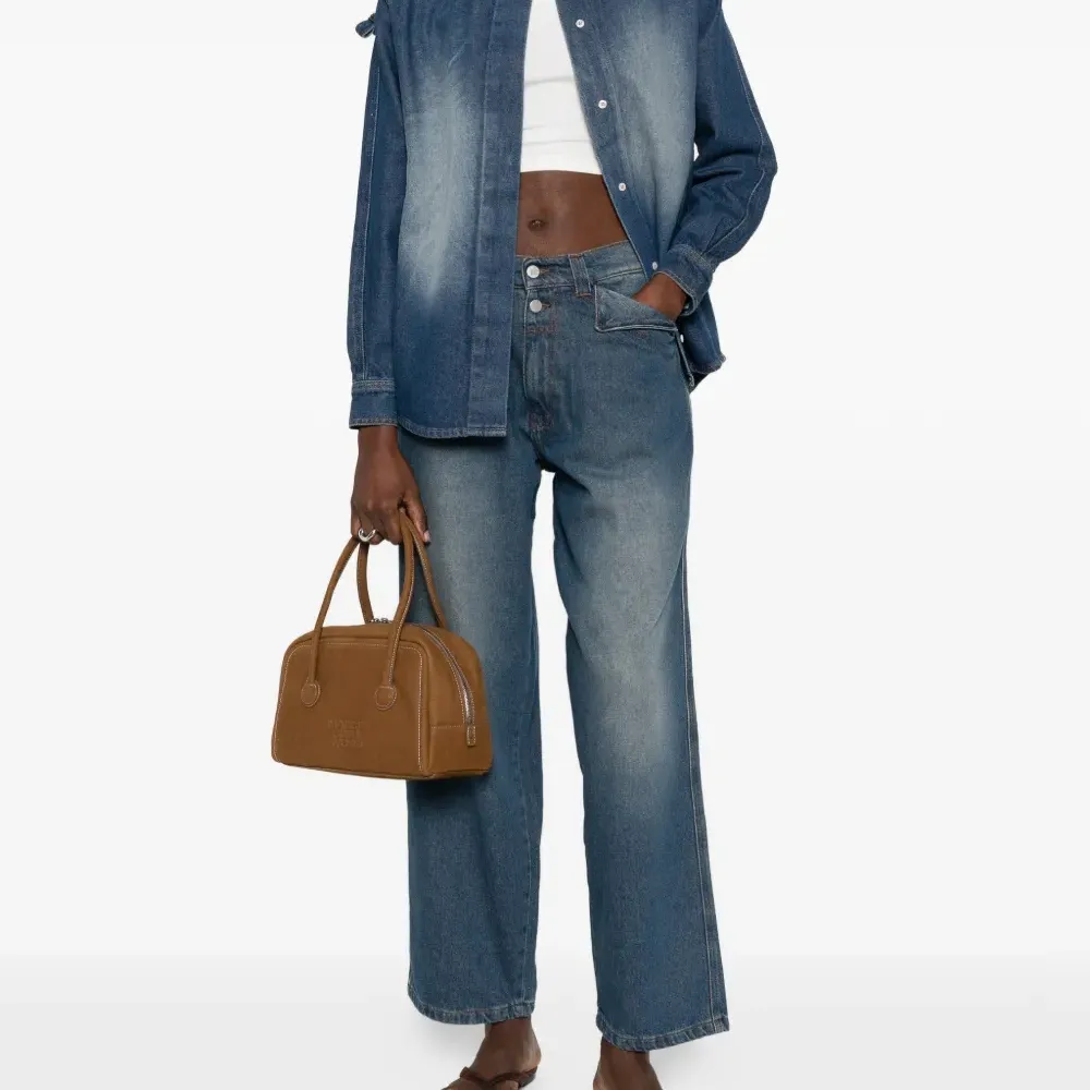 Джинсы на пуговицах