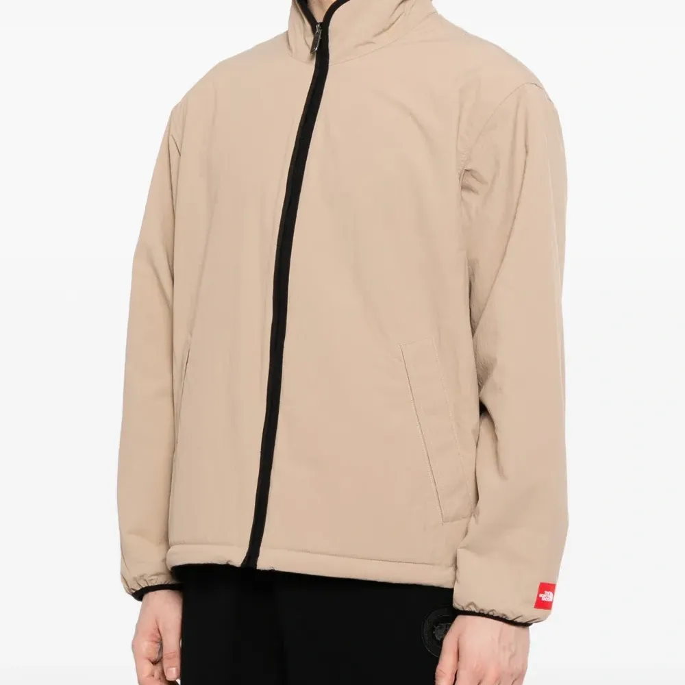 Куртка на молнии