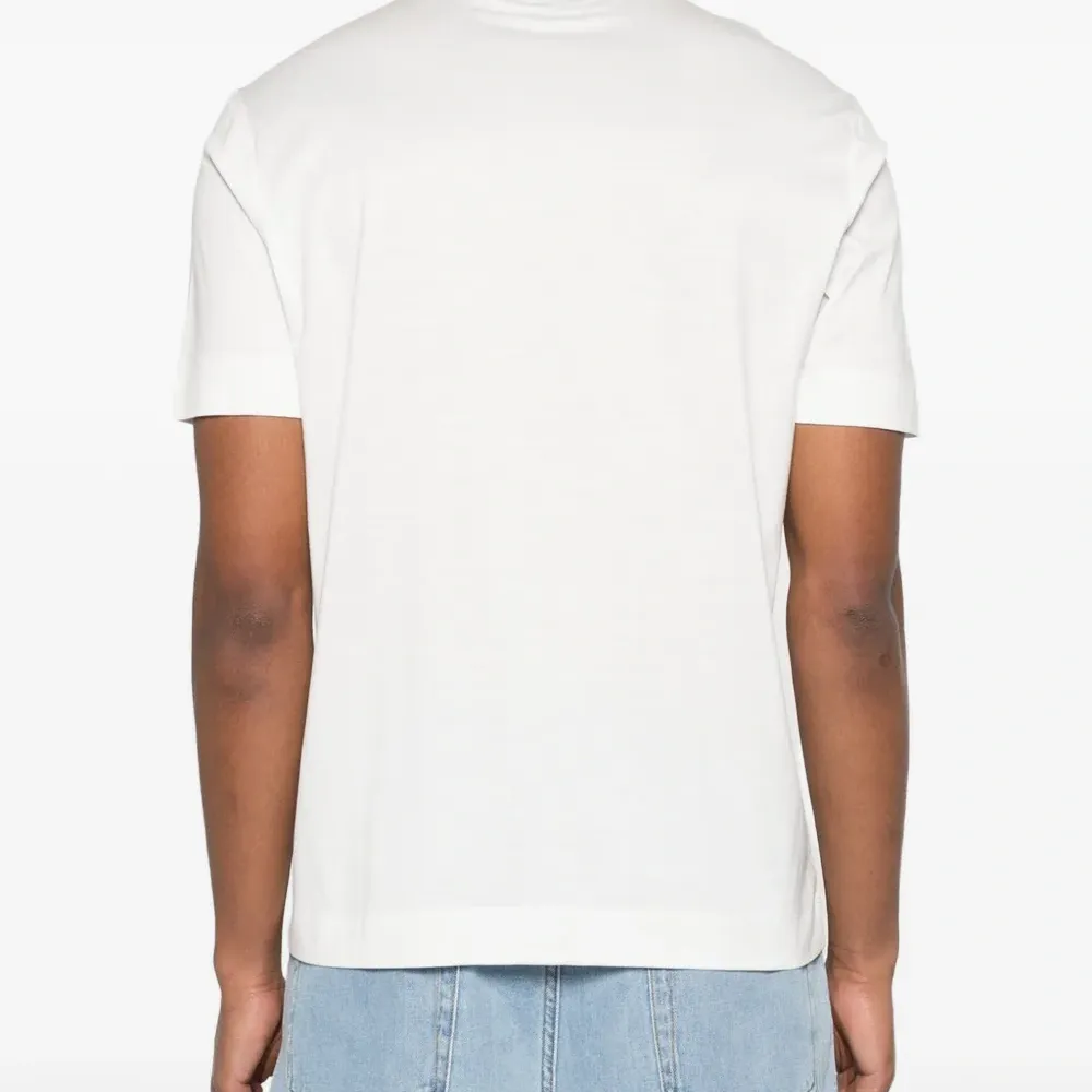 Футболка с круглым вырезом