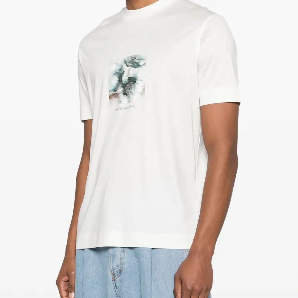 Футболка с круглым вырезом