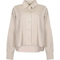 Рубашка с накладными карманами и пуговицами