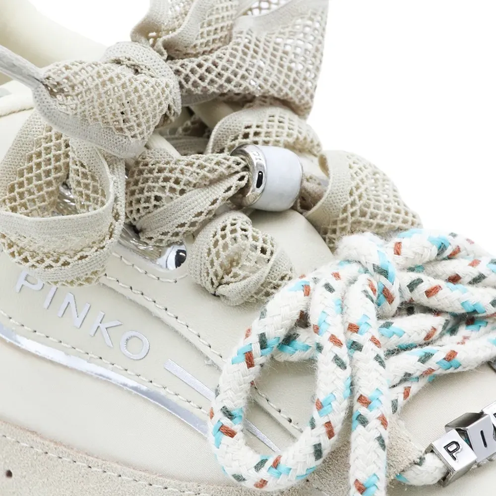 Кроссовки со шнуровкой-верёвкой