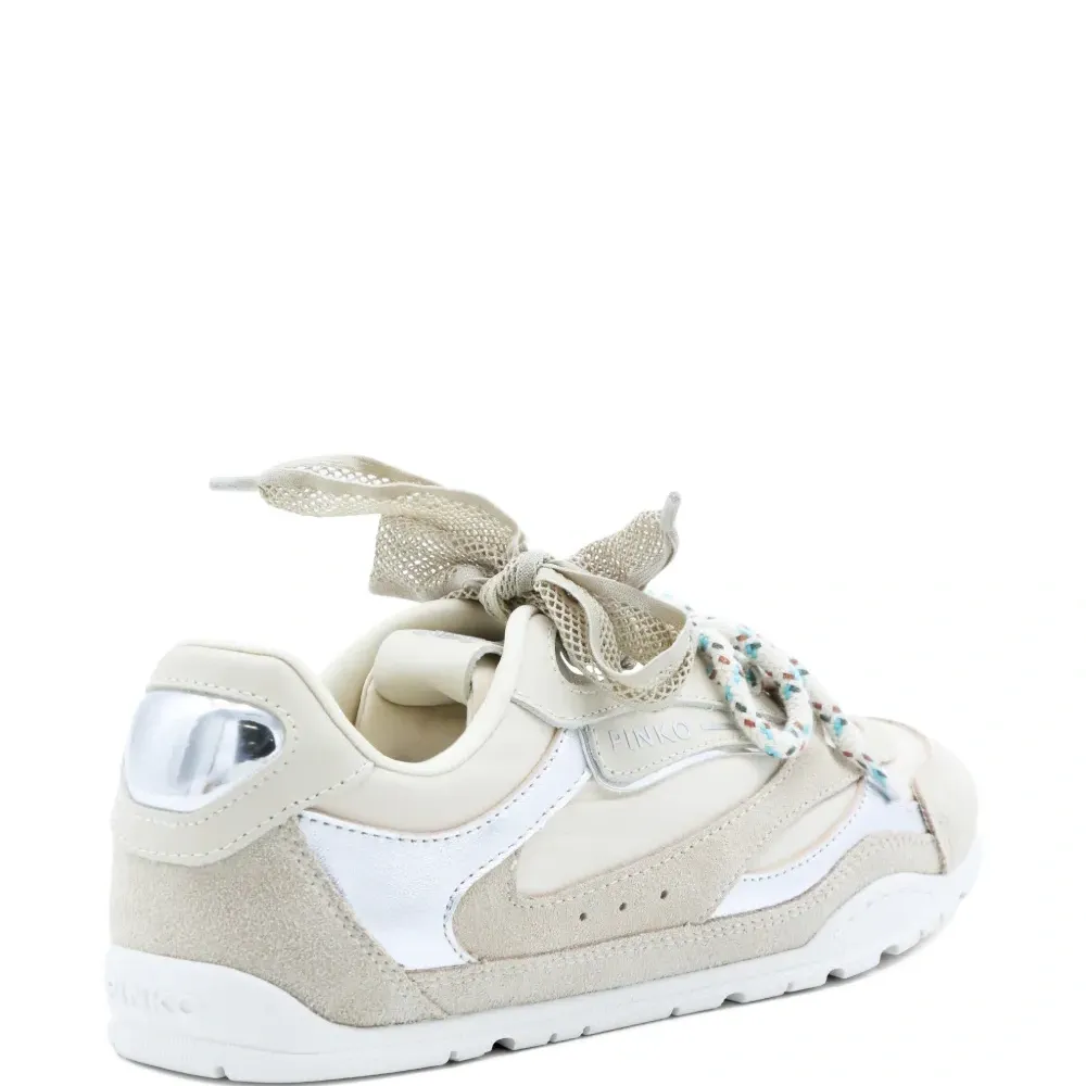 Кроссовки со шнуровкой-верёвкой