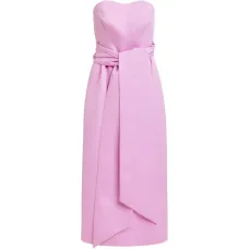 Женственное платье-миди без рукавов с поясом