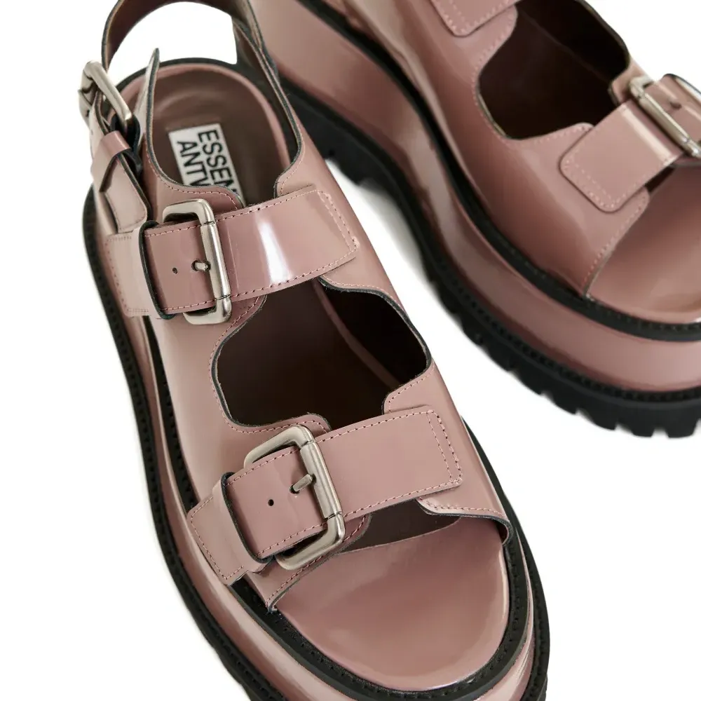 Босоножки на платформе с пряжкой