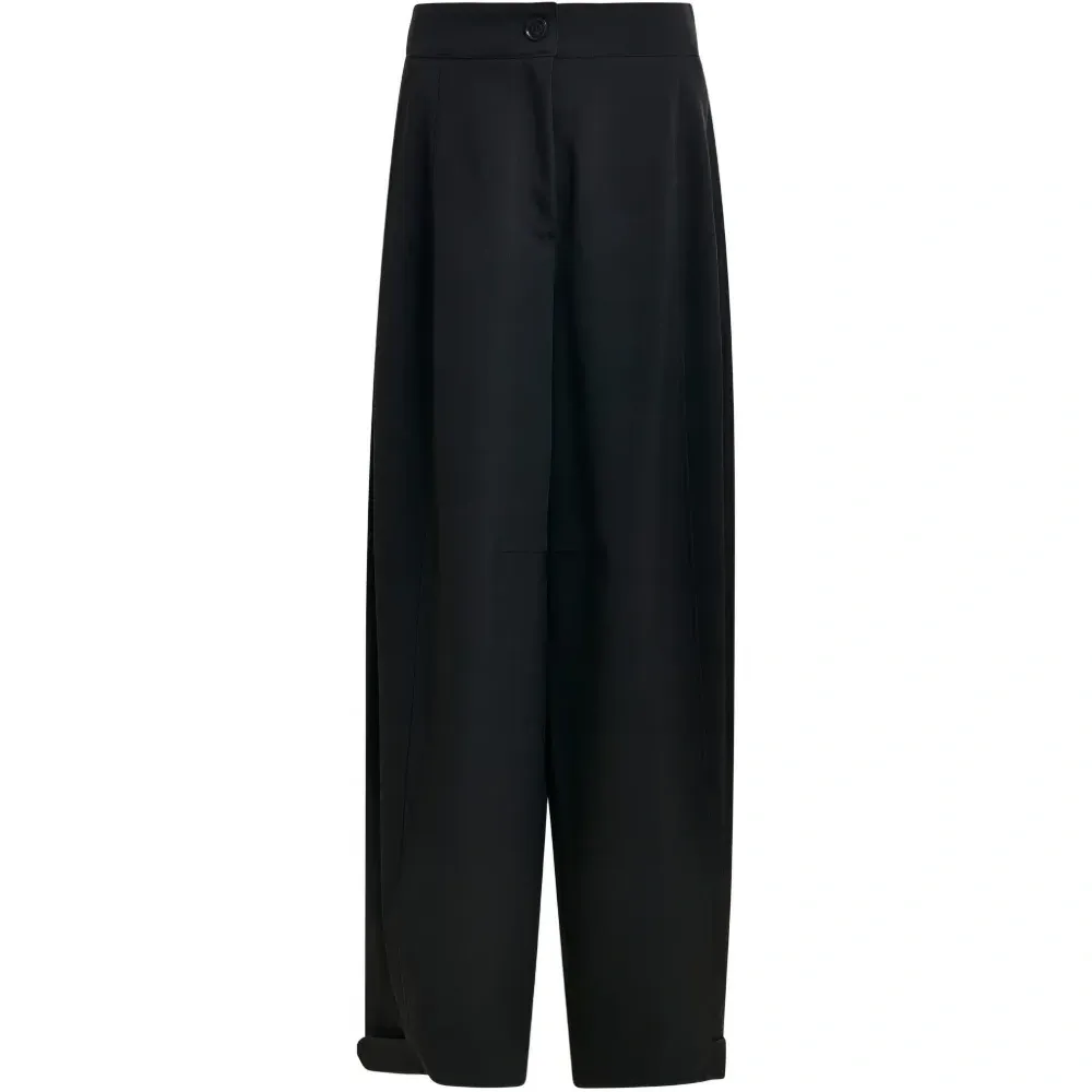 Брюки со складками и фигурными (бочкообразными) штанинами