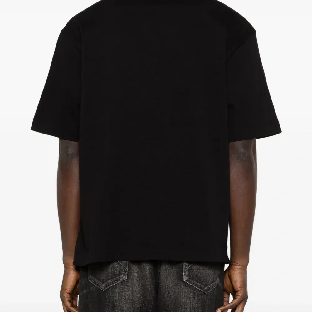 Футболка с логотипом