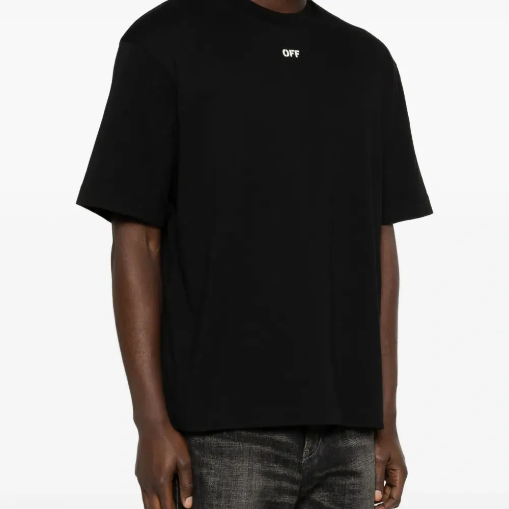 Футболка с логотипом