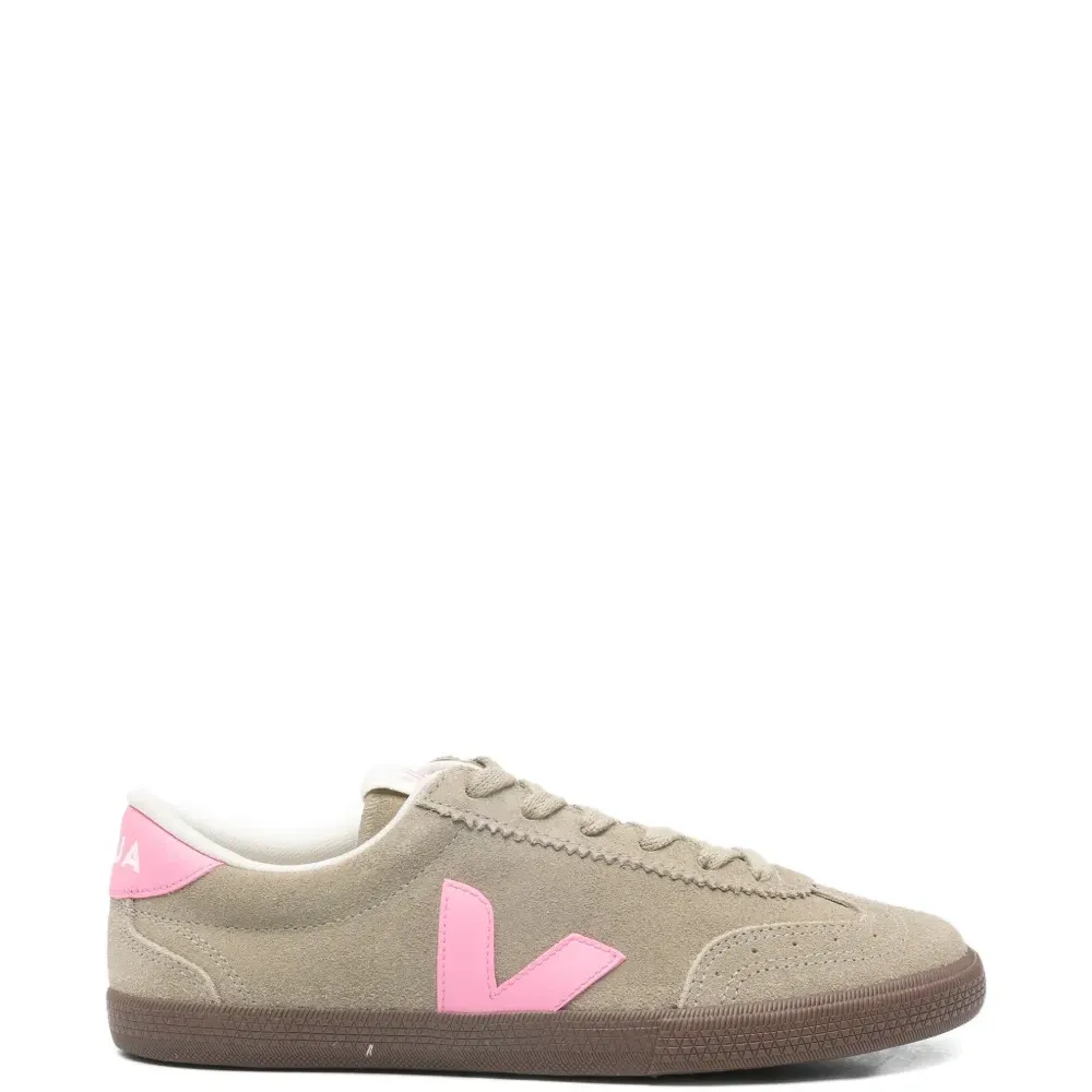 Кроссовки с аппликацией