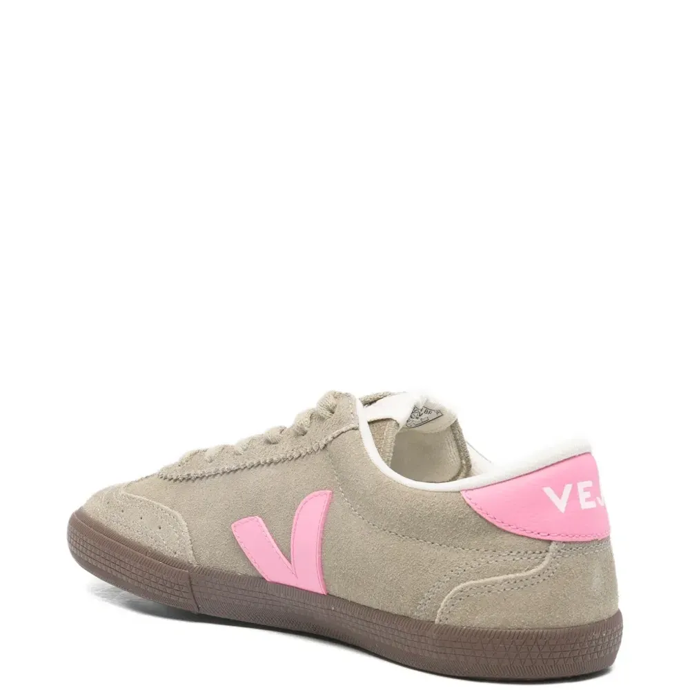 Кроссовки с аппликацией