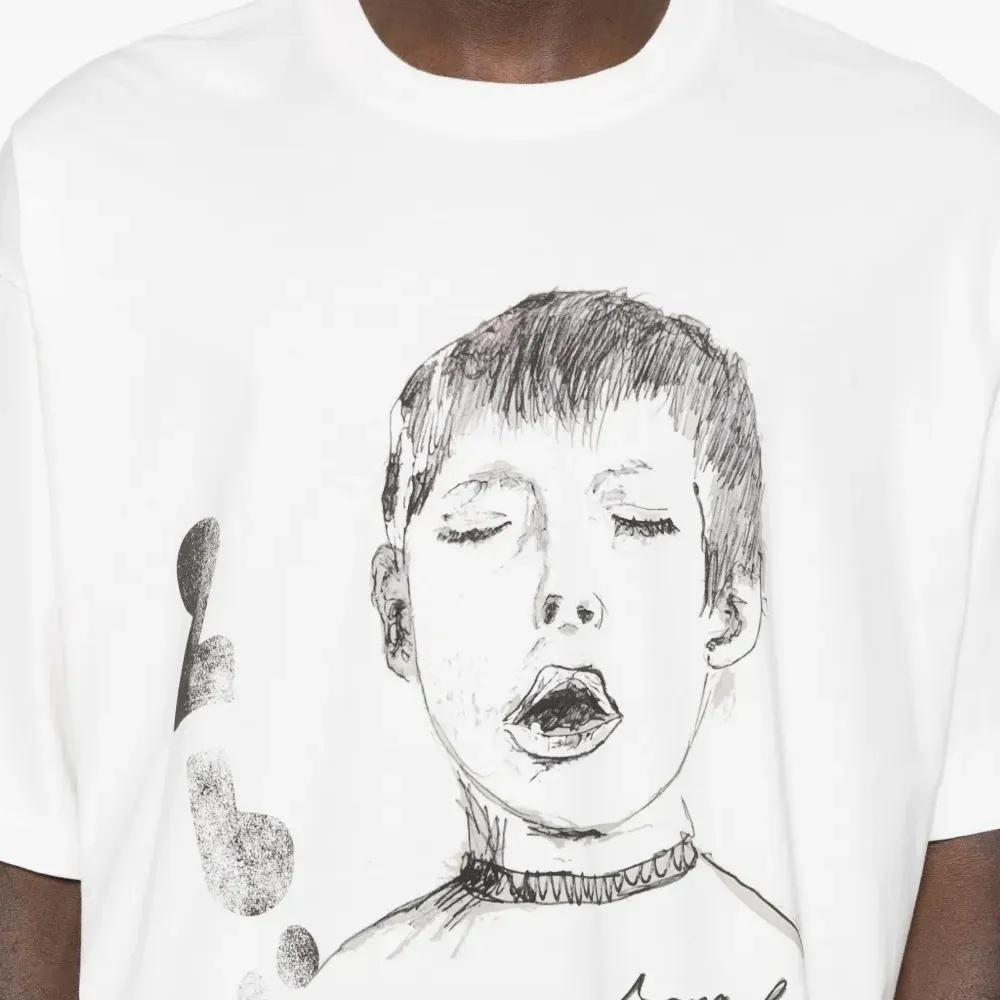 Футболка с зевающим ребёнком