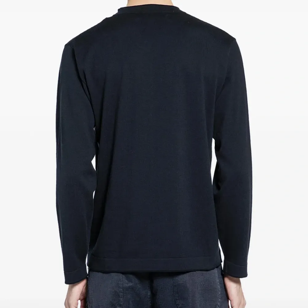 Вязаный свитер с круглым вырезом