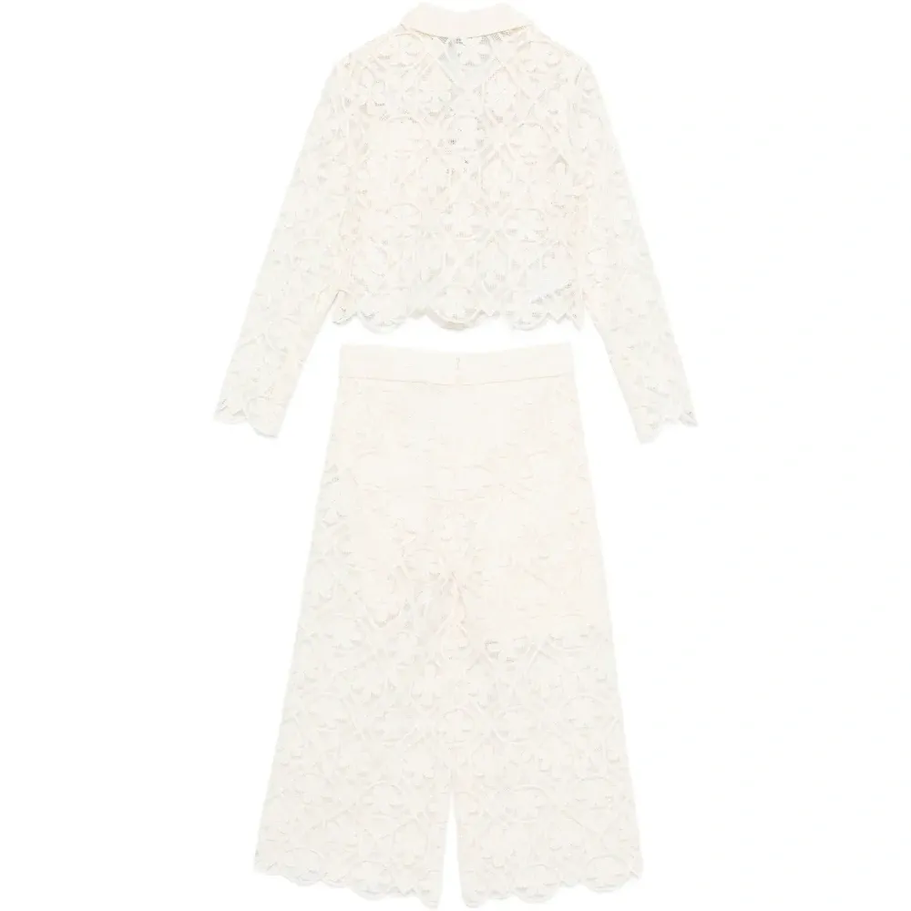 Комплект с брюками из кружев с цветочным узором