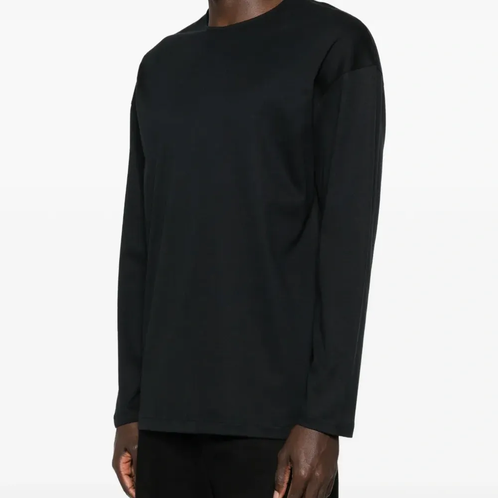 Футболка с длинными рукавами