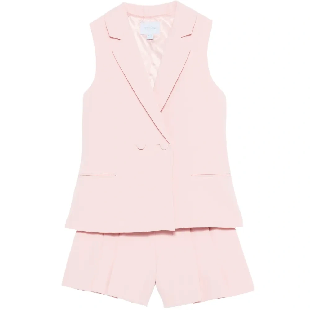 Розовый комплект из шорт и топа