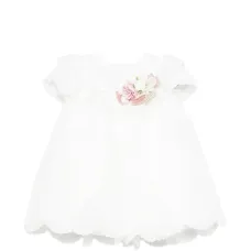 Платье с цветочными аппликациями и оборками