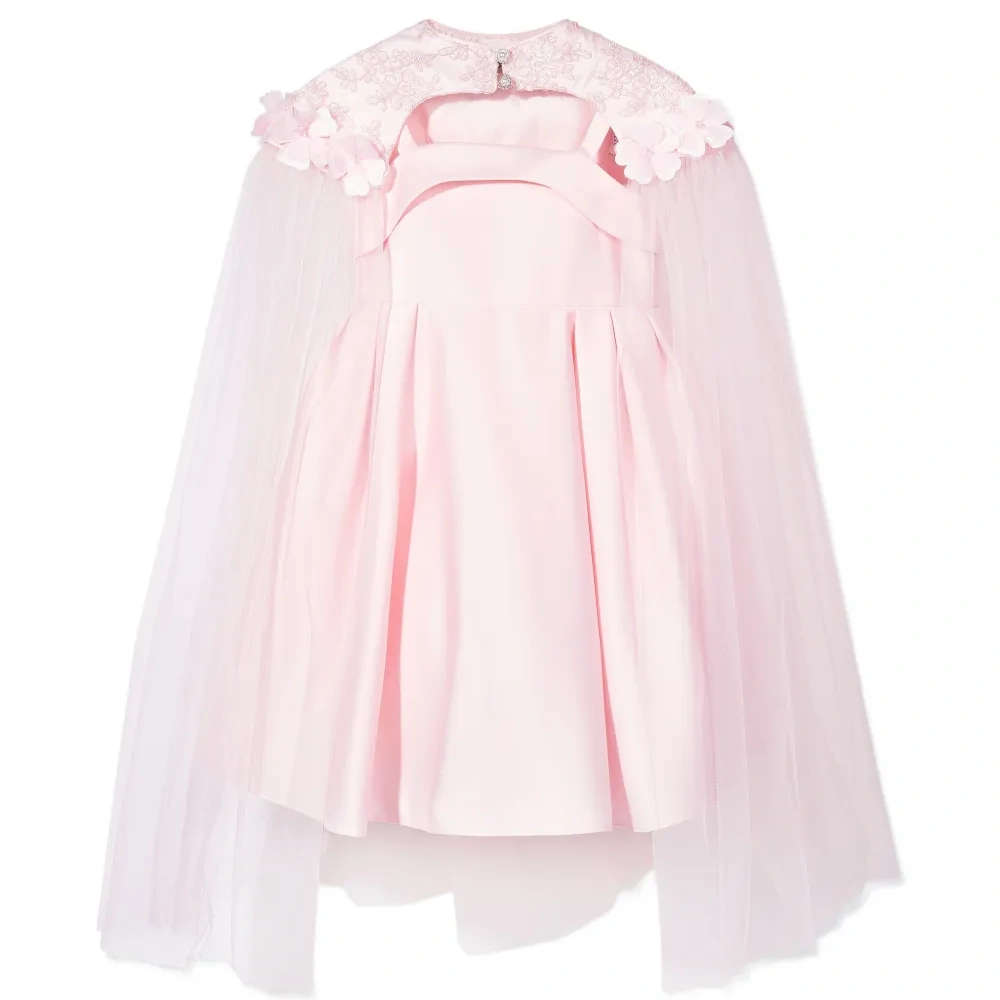 Платье с цветочной аппликацией