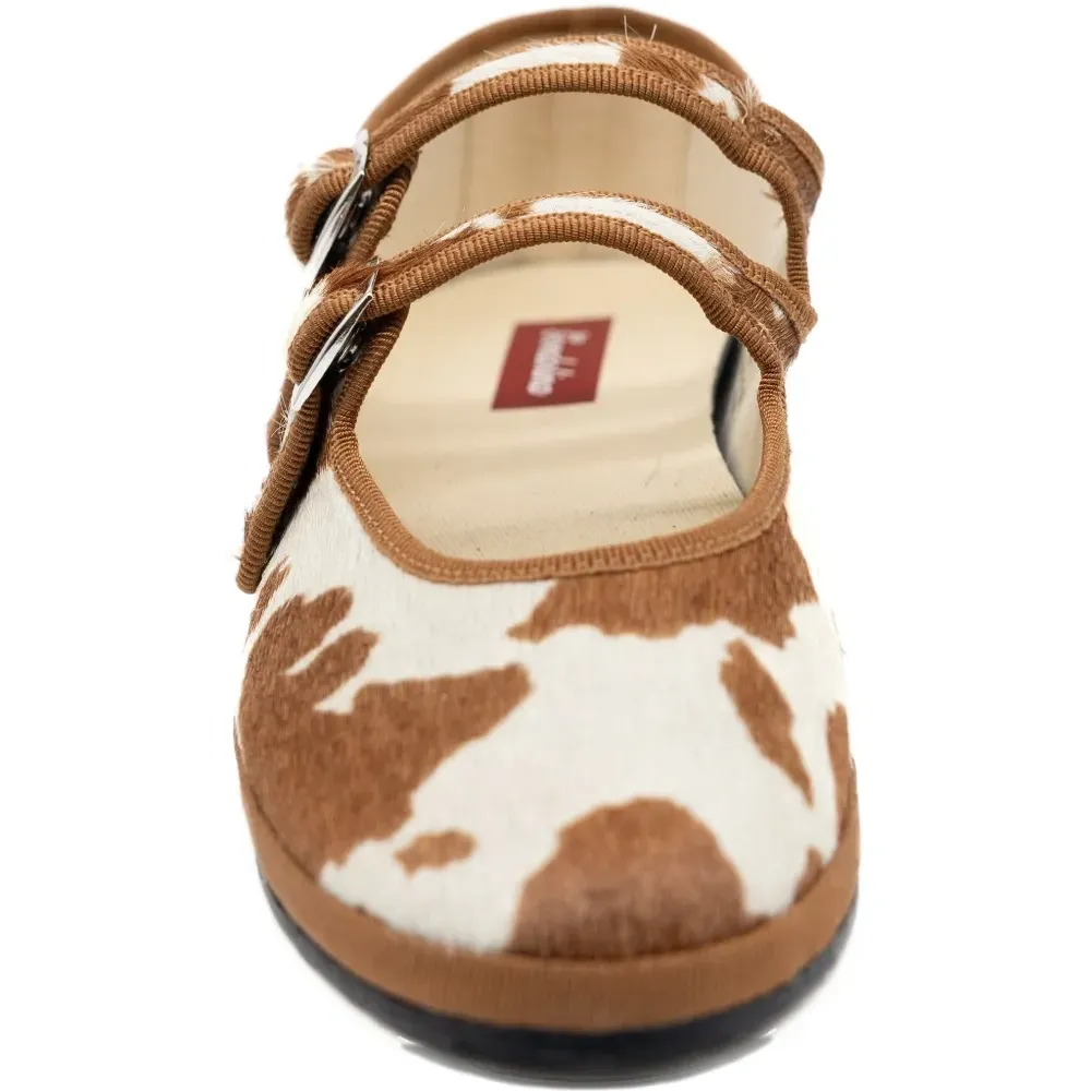 Балетки Мэри Джейн с двумя ремешками и коровьим принтом Балетки Мэри Джейн с двумя ремешками и коровьим принтом