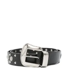 Ремень с пряжкой и заклёпками