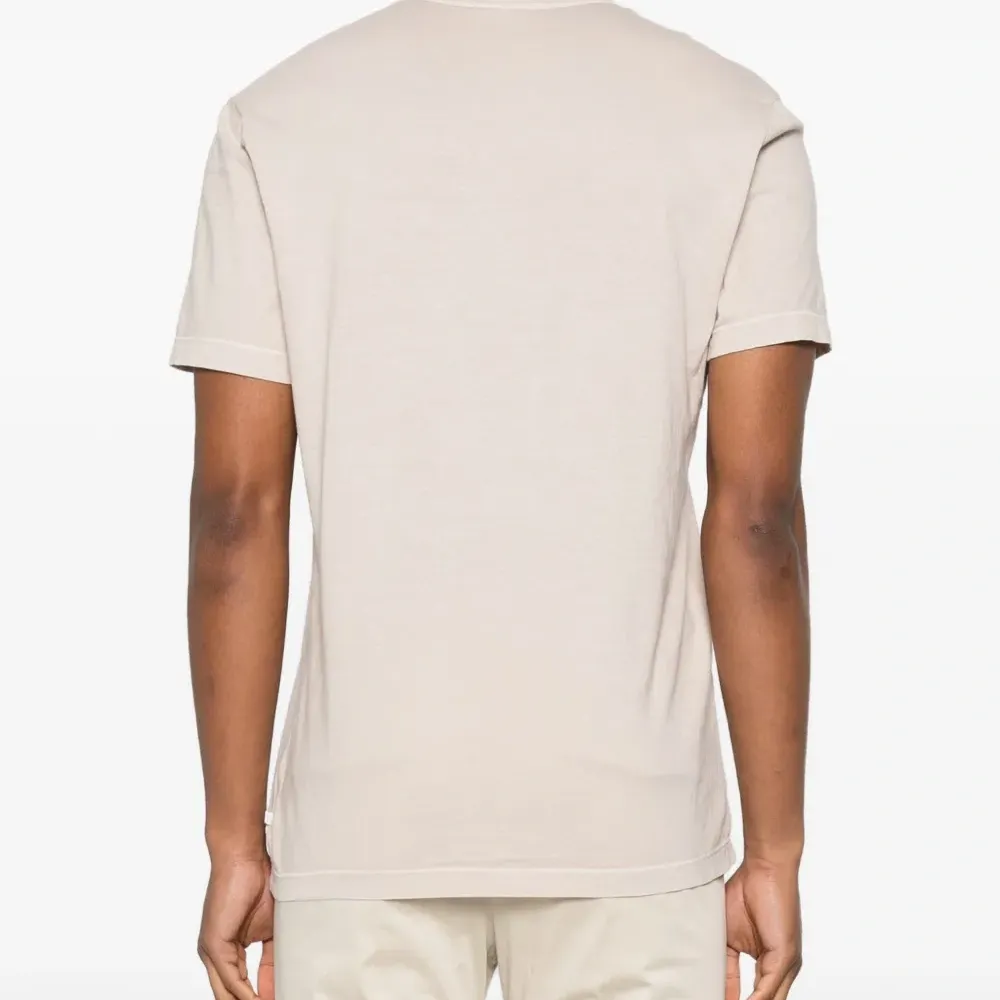 Футболка с круглым вырезом