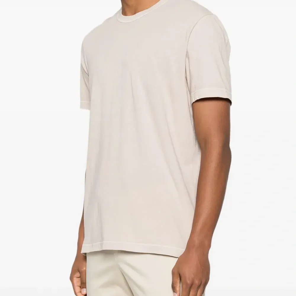 Футболка с круглым вырезом