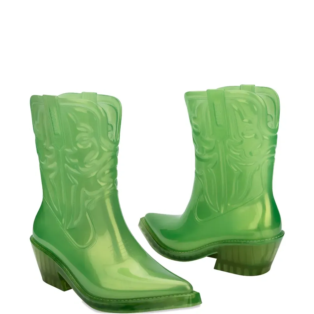 Ковбойские сапоги с заострённым носком