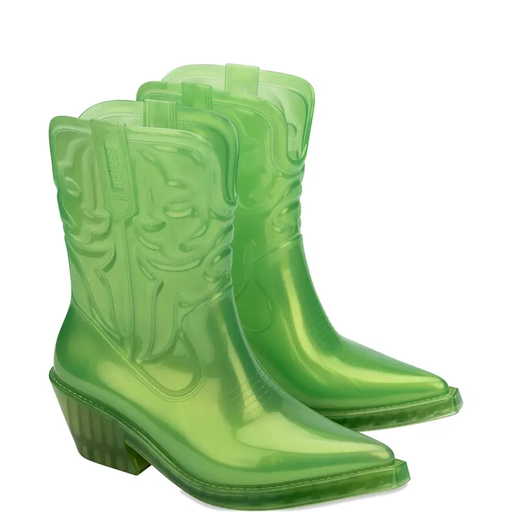 Ковбойские сапоги с заострённым носком