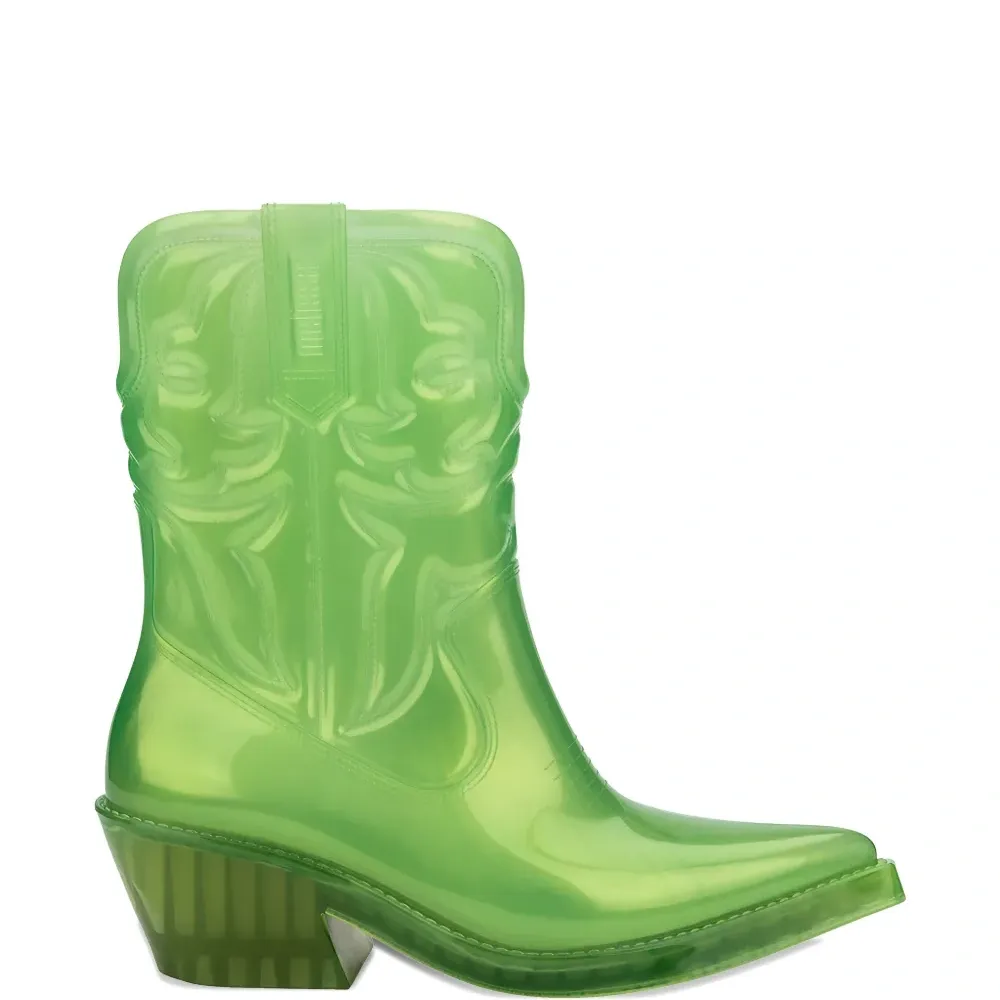 Ковбойские сапоги с заострённым носком