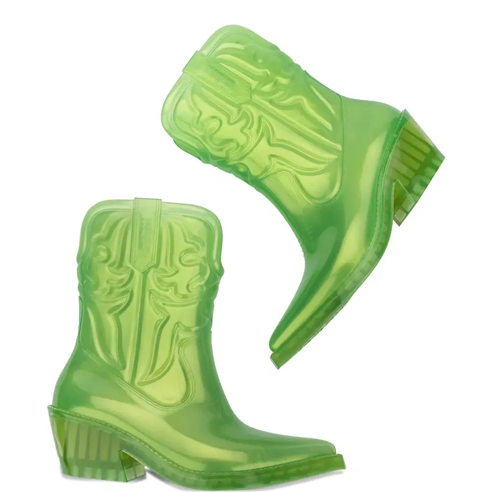 Ковбойские сапоги с заострённым носком