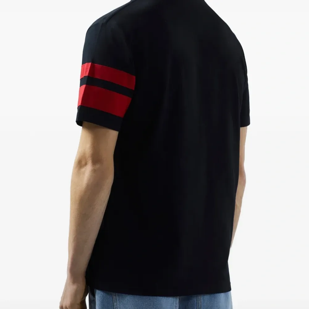 Футболка с логотипом