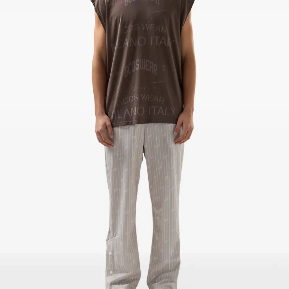 Топ без рукавов Топ без рукавов