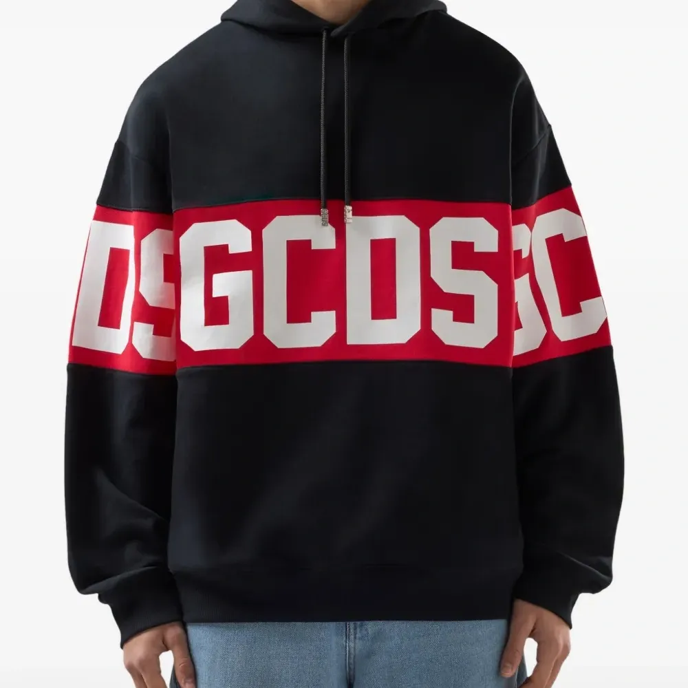 Толстовка с логотипом на поясе