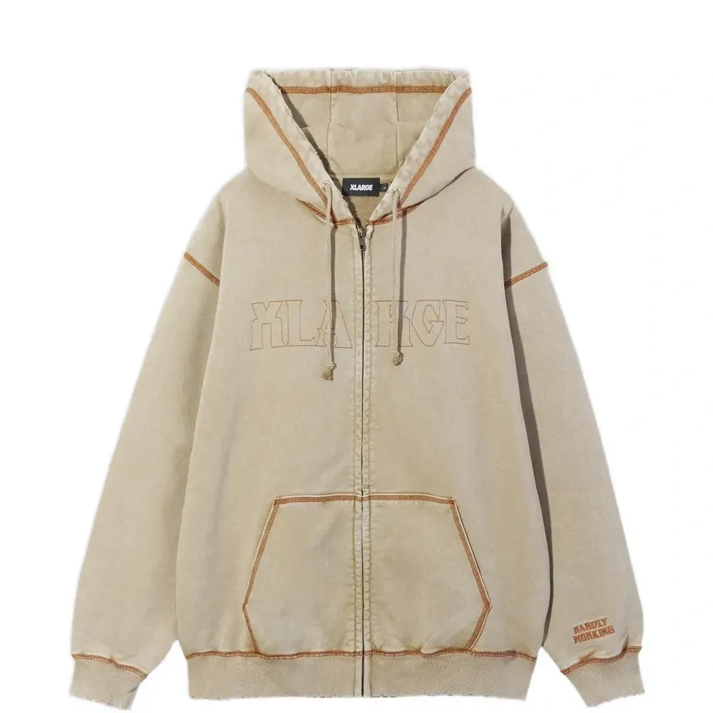 Толстовка на молнии с вышивкой