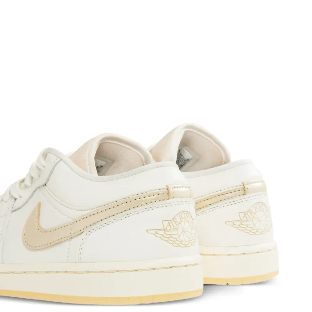 Кроссовки Air Jordan 1 Low на шнуровке