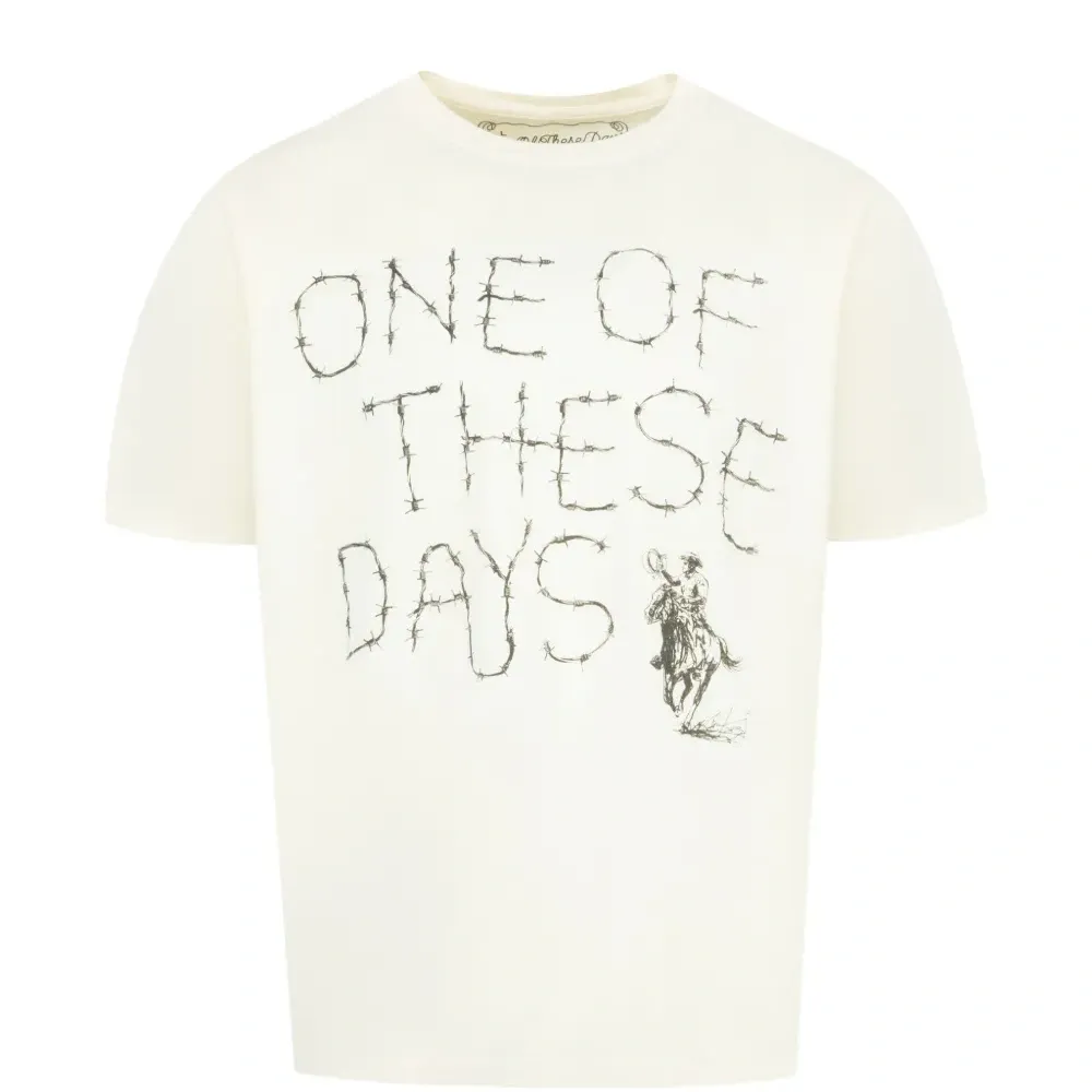 Футболка с принтом "колючая проволока"