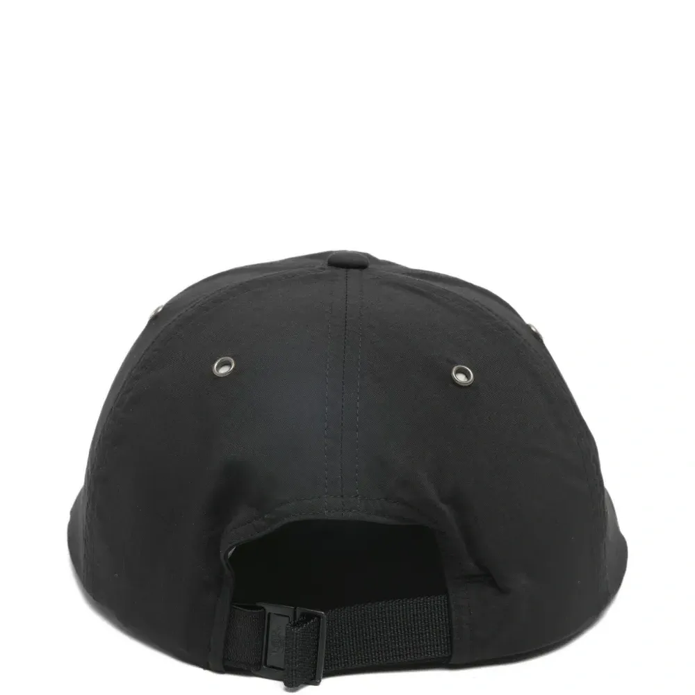 Бейсболка с нашивкой-логотипом