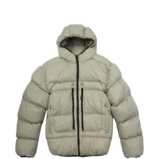 Куртка на молнии с капюшоном