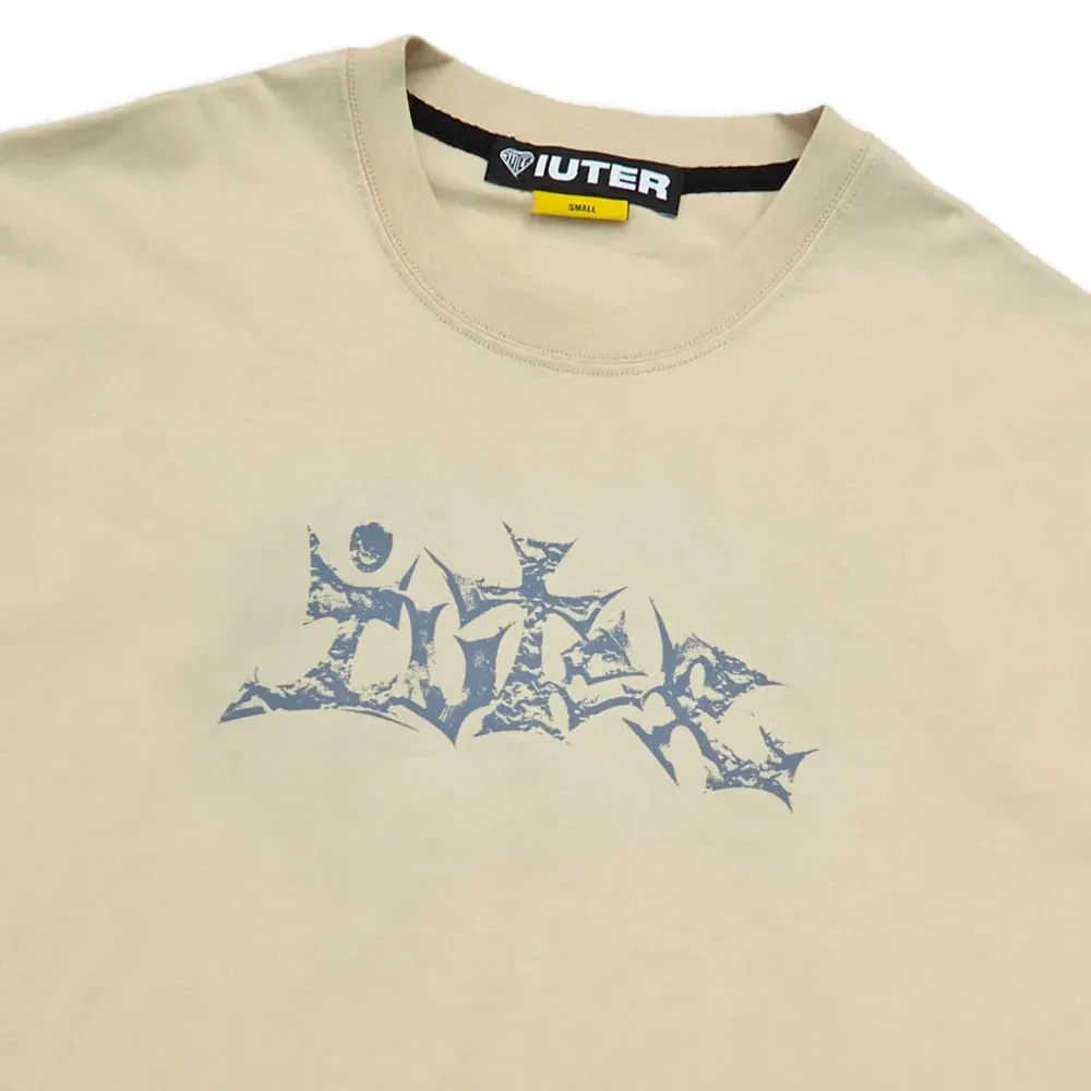 Больше футболок с графическим принтом