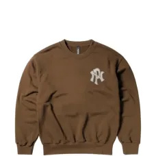 Свитшот с вышивкой NYP и круглым вырезом