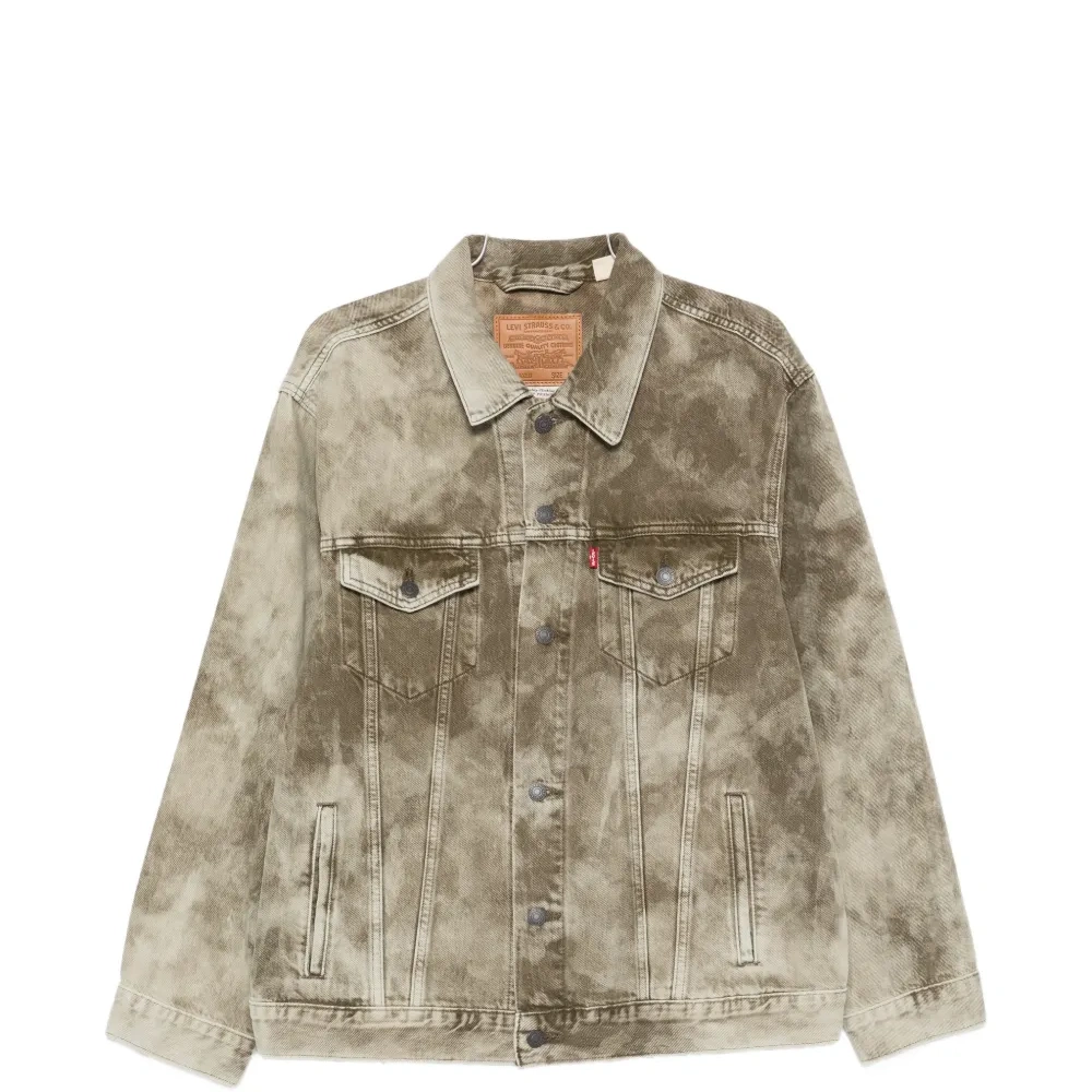 Куртка с нашивкой-логотипом