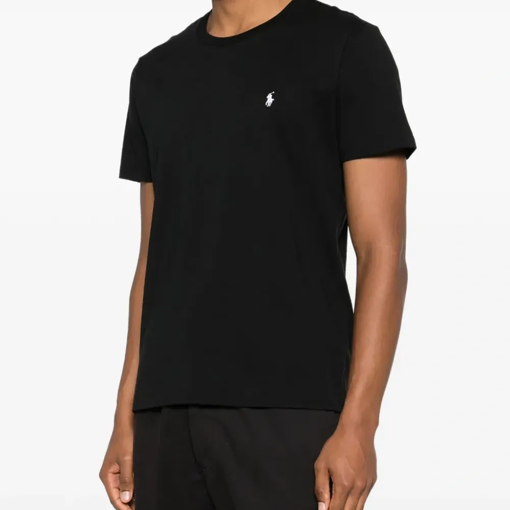 Футболка с круглым вырезом