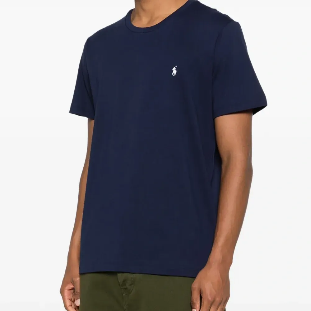 Футболка с логотипом