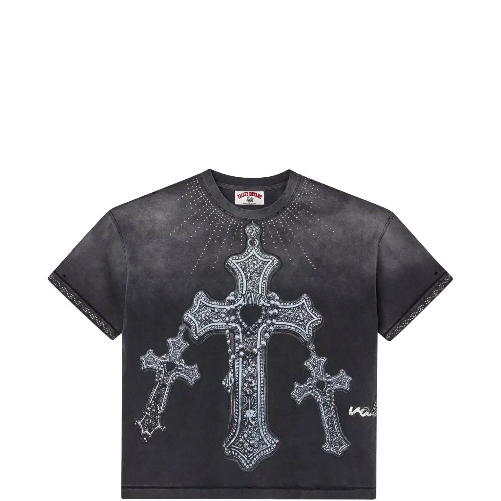 Футболка с пирсингом