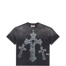 Футболка с пирсингом