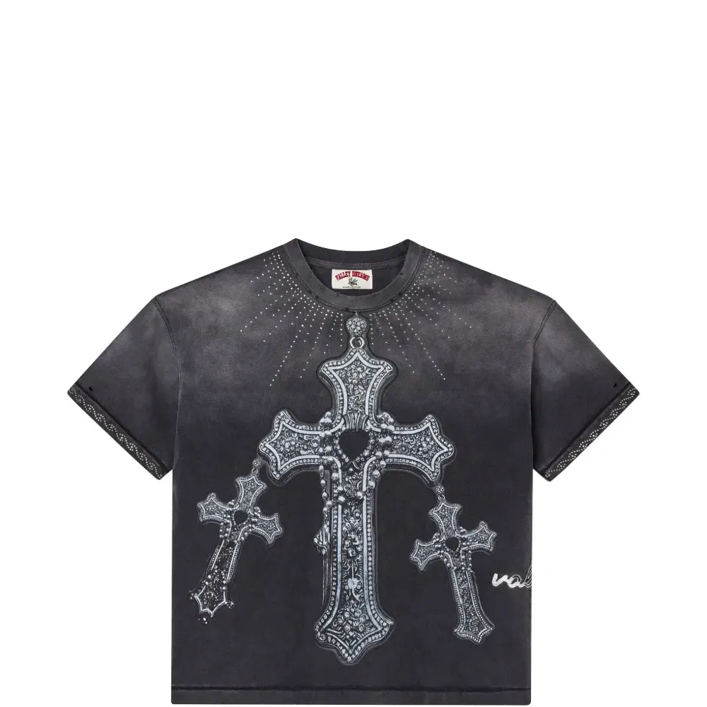 Футболка с пирсингом