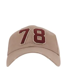 Бейсболка с аппликацией