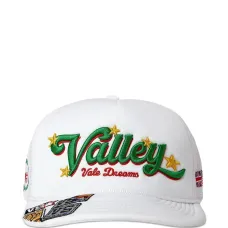 Бейсболка-тракер с вышивкой